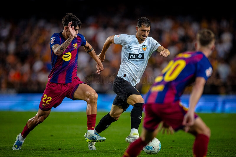 Barcelona hướng tới mục tiêu giành trọn 3 điểm